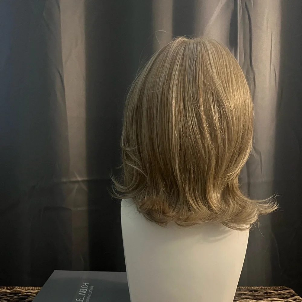 Raquel Welch Upstage
Pale Golden Honey RL16/88 - Picture 4 of 10